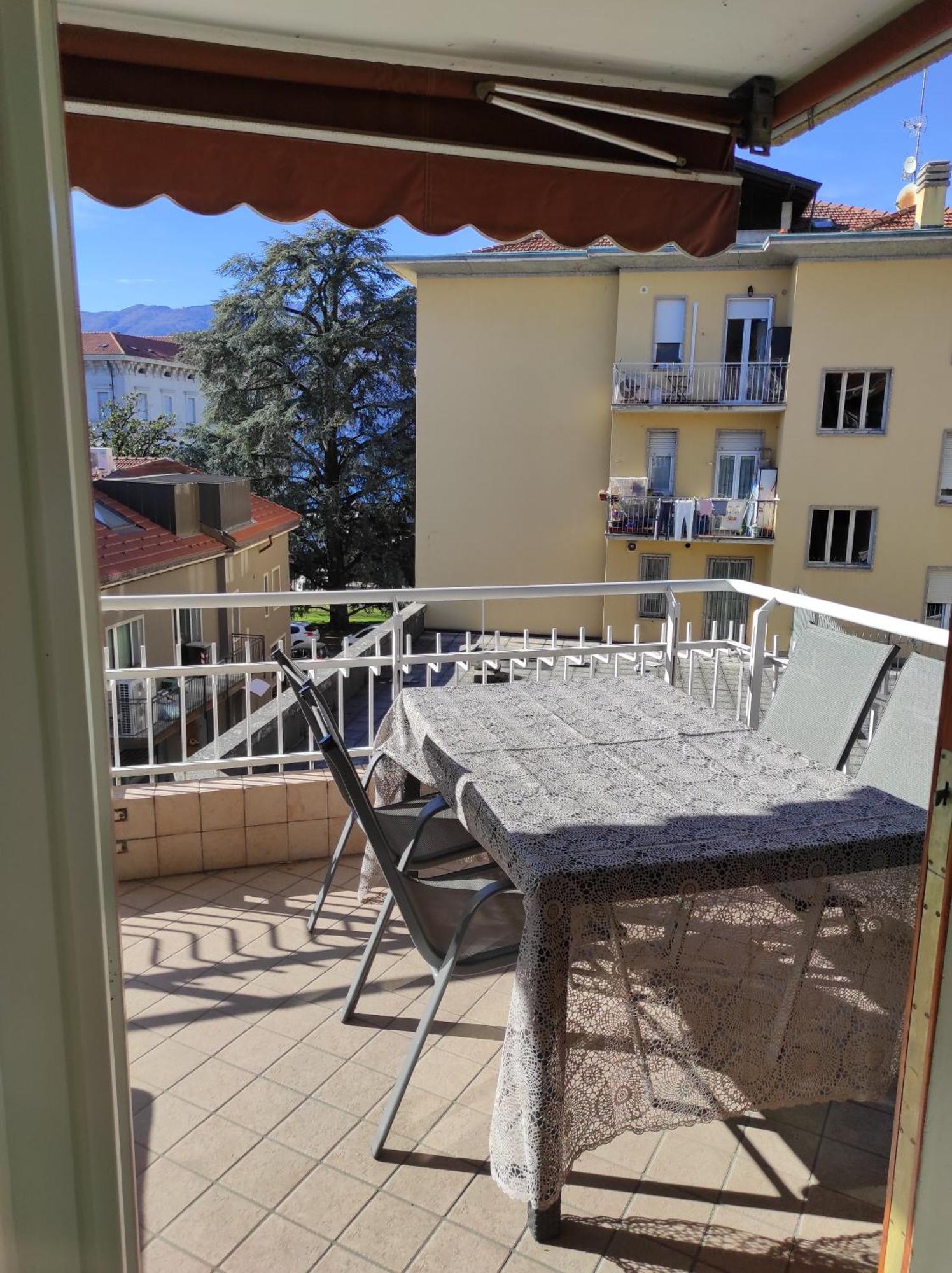 Appartamento Al Sereno Луино Екстериор снимка